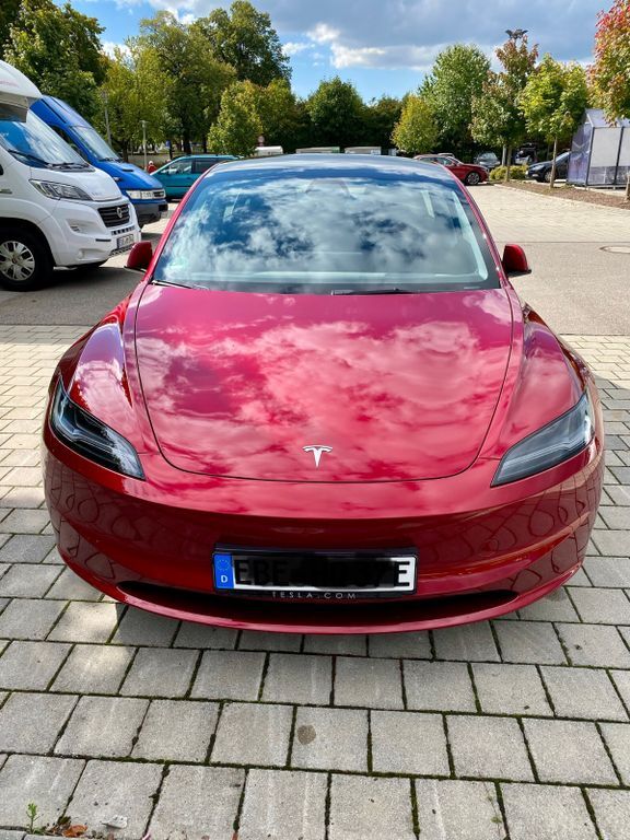 Tesla Model 3 10.500 km 47.900 € Markt Schwaben 85570