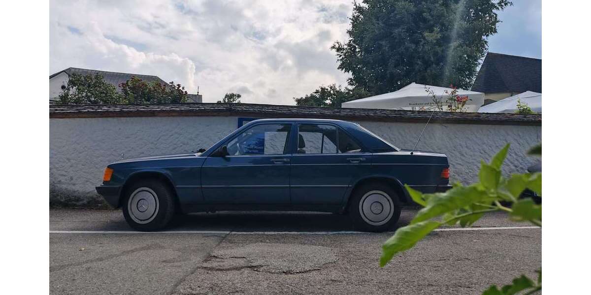 Mercedes-Benz 190 119.280 km 12.500 &euro; München 81475