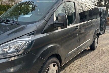 Ford Transit Custom 281.000 km 14.950 € Unterhaching 82008