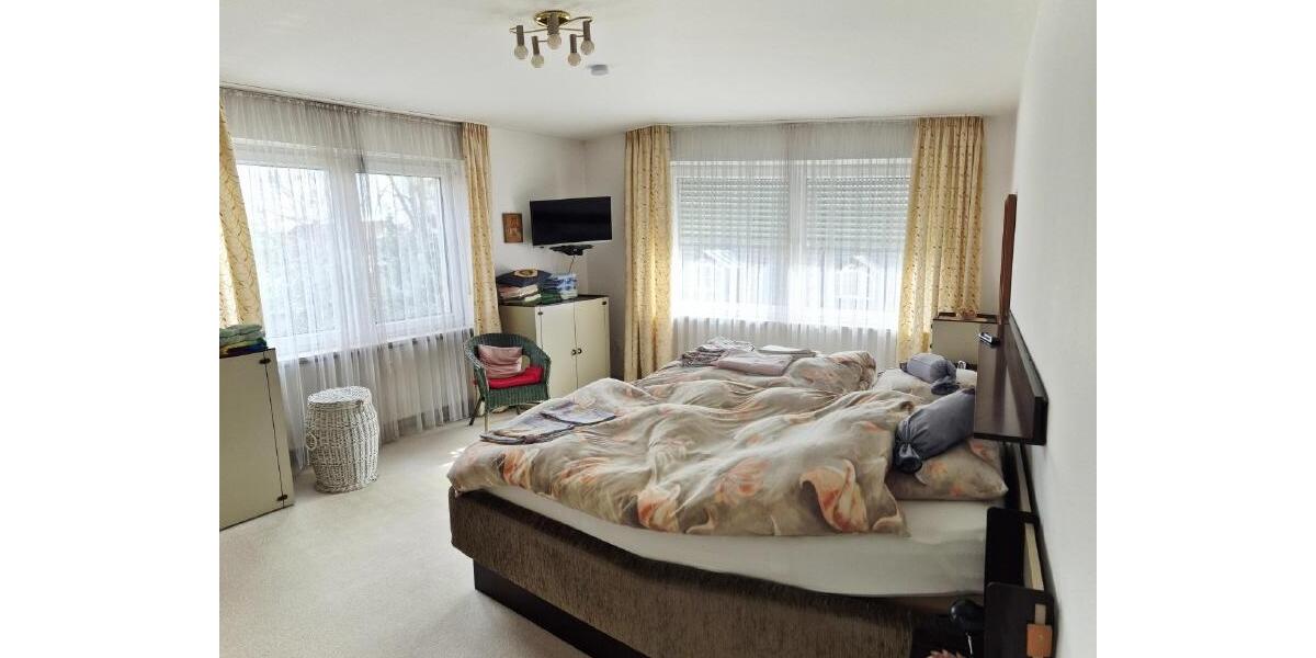 Etagenwohnung Gröbenzell - 3 Zimmer, 100 m&sup2;, 1.350&euro; | Angebot:25752510