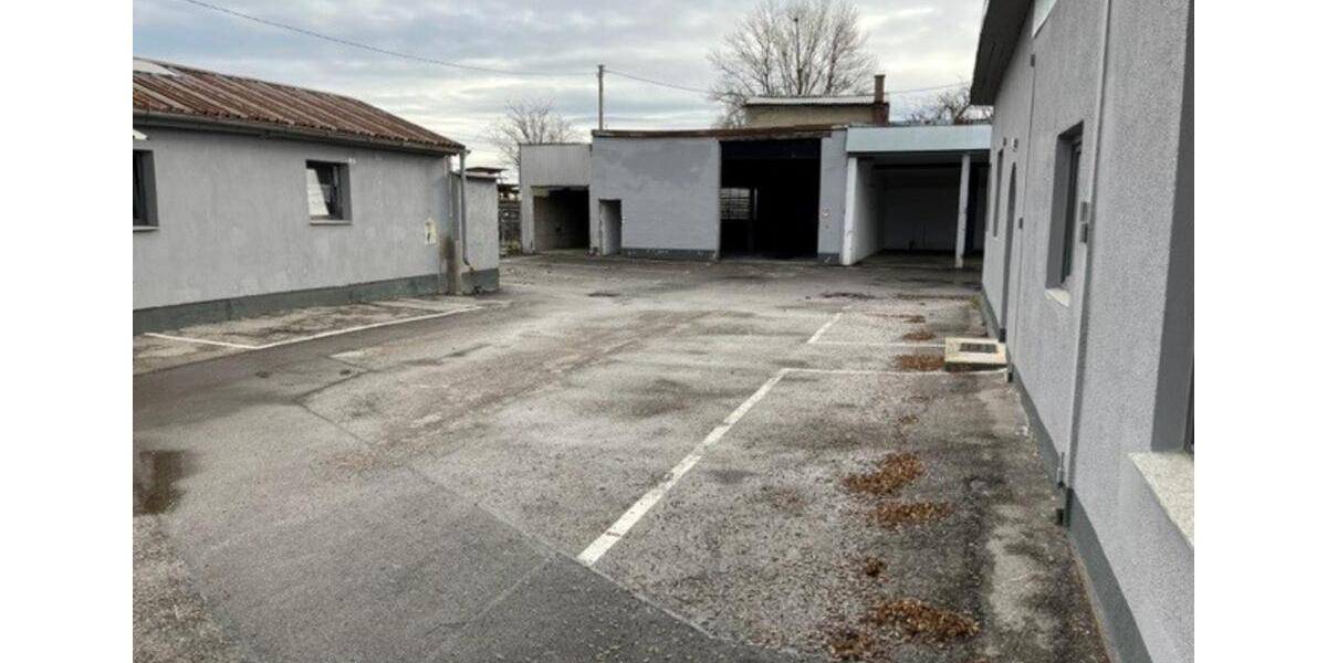 Gewerbliches Grundstück 1.138 m² | umzäunt | Halle & Hoffläche zimmer