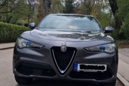 Alfa Romeo Stelvio 134.000 km 18.999 &euro; München 81375