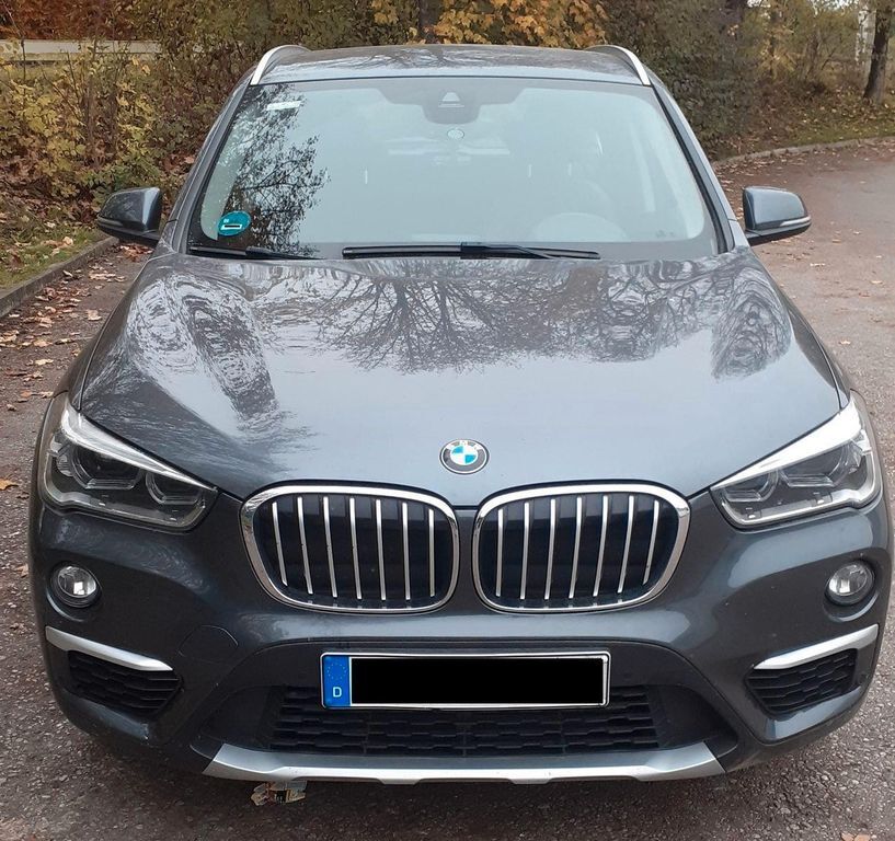 BMW X1 120.000 km 17.200 € München 81765