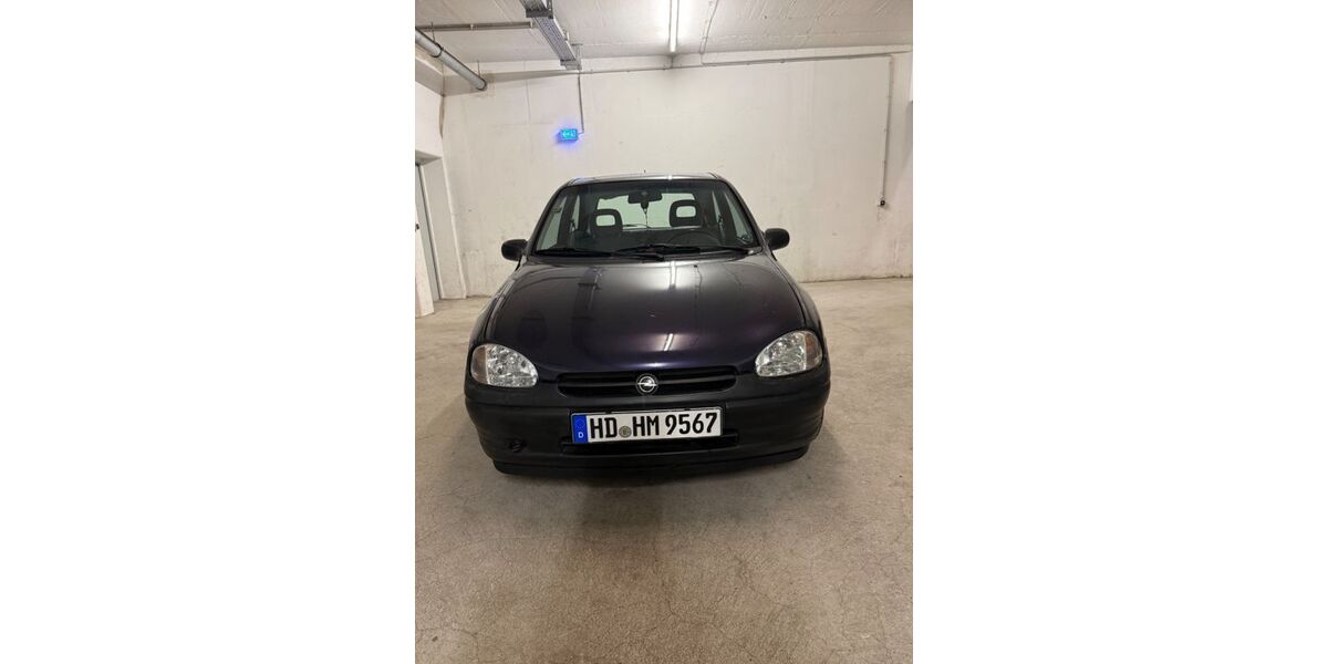 Opel Corsa 83.327 km 1.990 &euro; München 81547