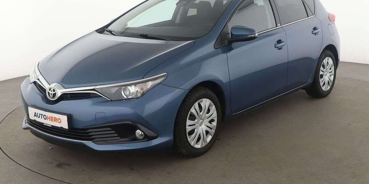 Toyota Auris 61.796 km 12.880 € Neufahrn 85375