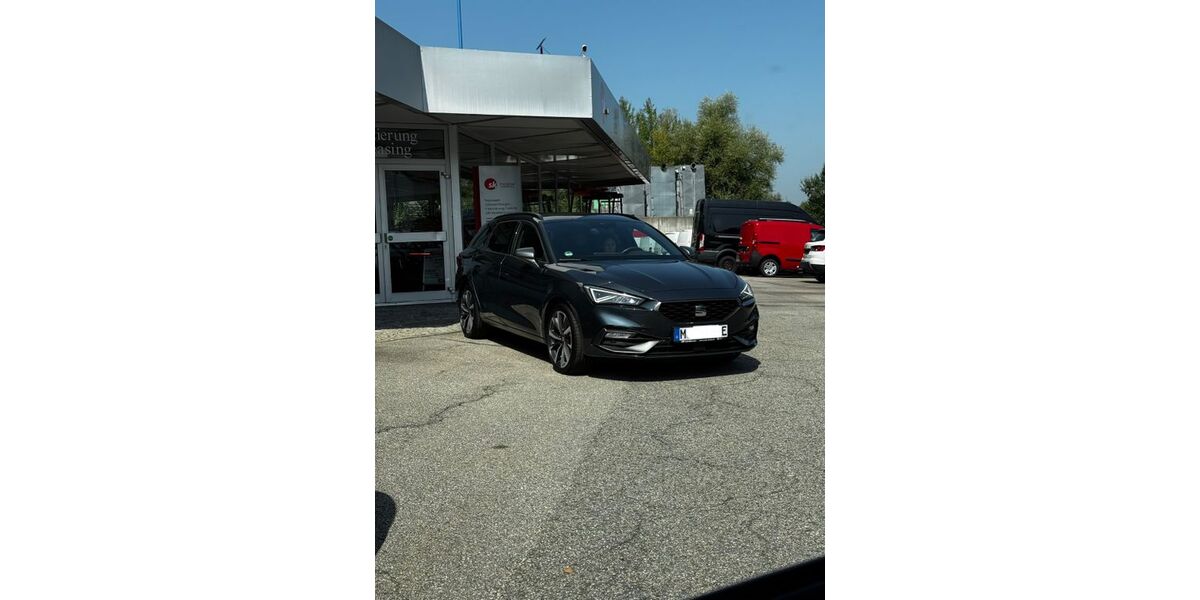 Seat Leon 73.400 km 22.990 &euro; München 80804