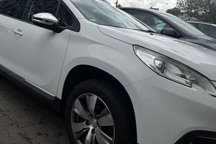 Peugeot 2008 111.000 km 6.100 &euro; München 80997