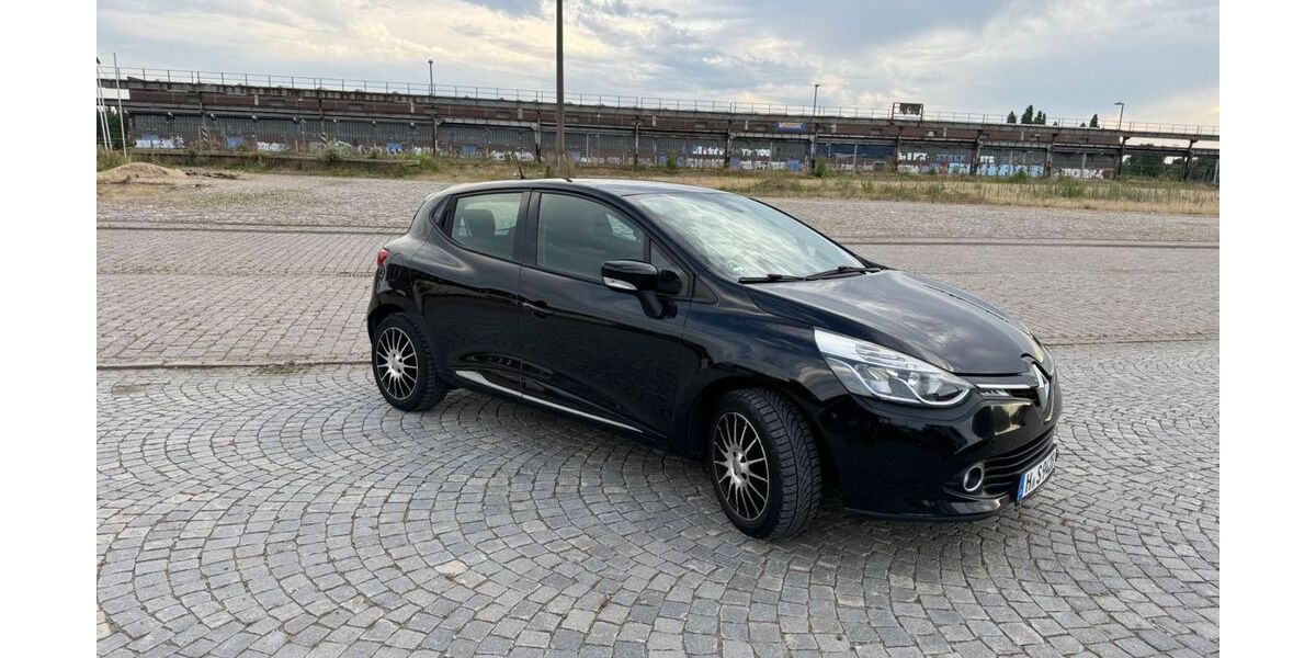 Renault Clio 91.478 km 3.700 € München 81369