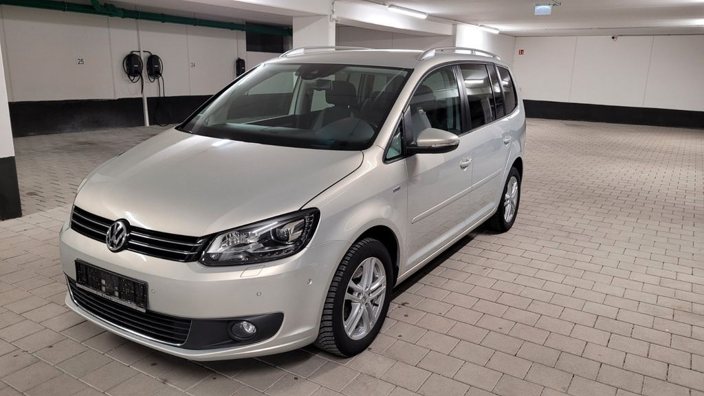 VW Touran 162.000 km 12.500 &euro; München 80937