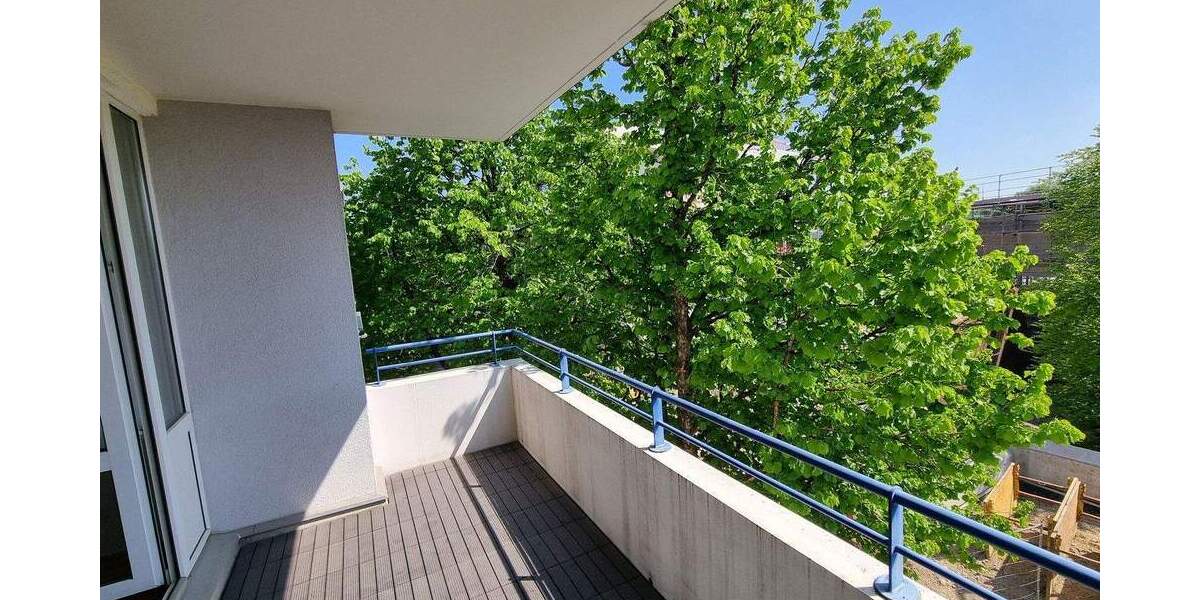 Sofort verfügbar! - Schöne, helle 2-Zimmer-Wohnung mit Tageslichtbad und Balkon sowie Tiefgarage 2 zimmer