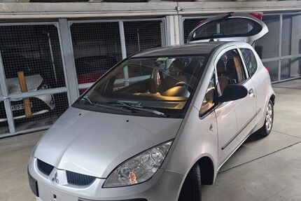 Mitsubishi Colt 136.000 km 1.950 &euro; München 81739