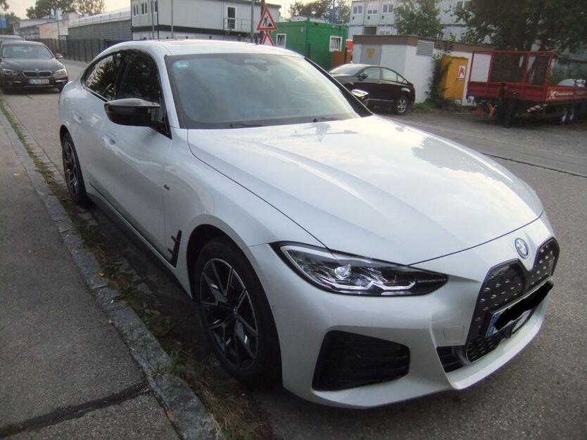 BMW i4 7.800 km 57.990 € Hohenbrunn bei München 85662