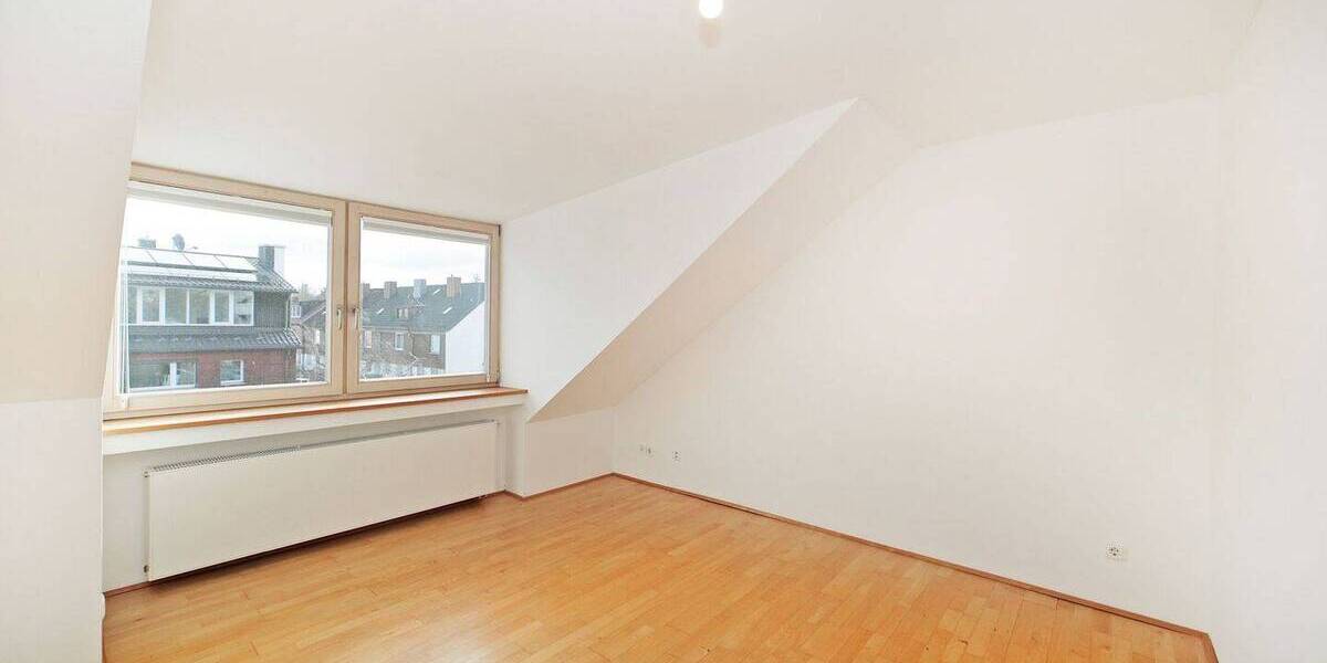 Reihenendhaus München Pasing-Obermenzing - 9 Zimmer, 175 m&sup2;, 1.250.000&euro; | Angebot:26037974