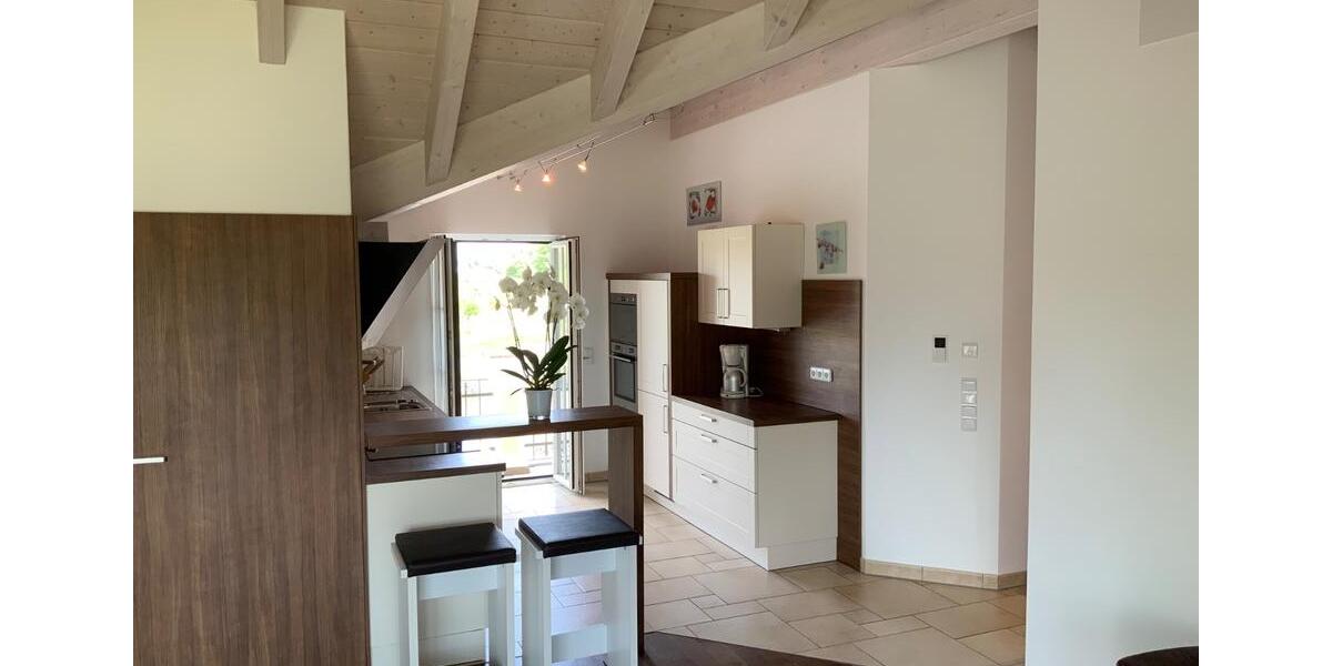 Dachgeschoßwohnung Unterföhring - 2 Zimmer, 84 m&sup2;, 2.100&euro; | Angebot:27569025