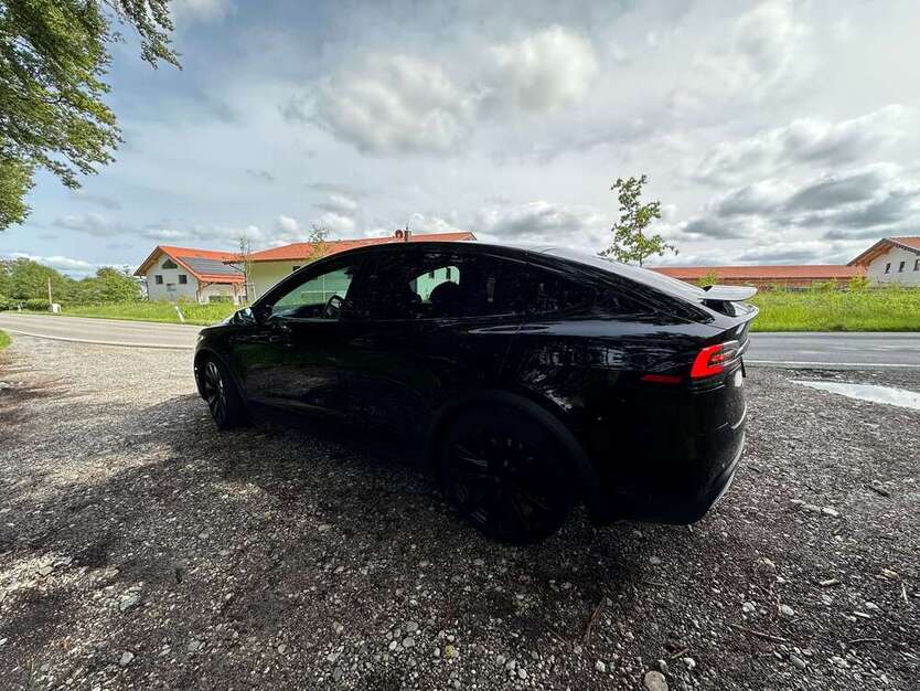 Tesla Model X 40.000 km 89.900 € München 81379