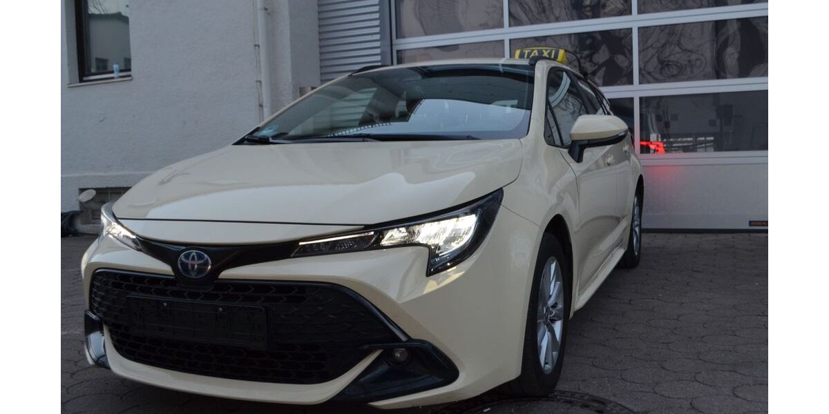 Toyota Corolla 63.000 km 29.490 &euro; München 81249