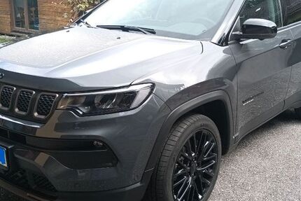 Jeep Compass 16.000 km 28.990 € München 80995