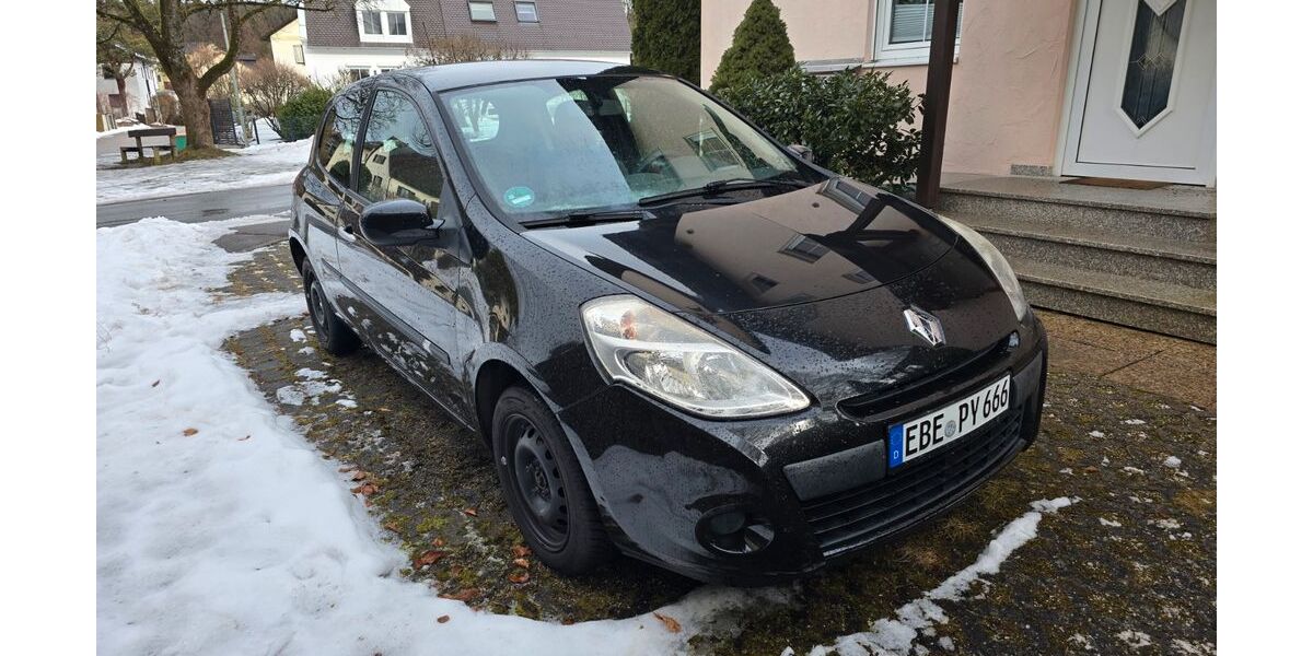 Renault Clio 104.000 km 2.500 &euro; Kirchseeon 85614