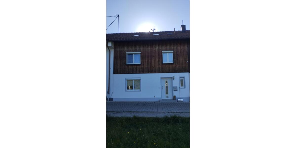 Reihenhaus Kirchseeon - 7 Zimmer, 170 m&sup2;, 2.200&euro; | Angebot:26490140