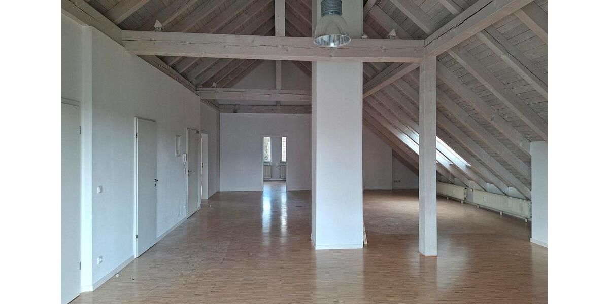 Dachgeschoßwohnung München Sendling-Westpark - 3 Zimmer, 125 m&sup2;, 2.200&euro; | Angebot:26300360