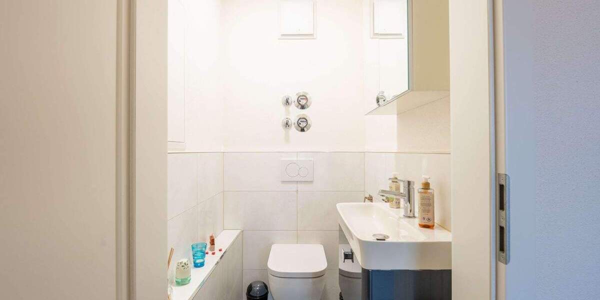 Charmante Dachgeschosswohnung mit großem Sonnenbalkon - neuwertig und energieeffizient 3 zimmer