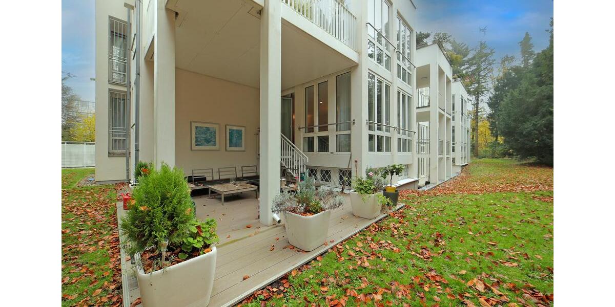 Luxuriöse 4-Zi-Maisonette-Whg (ca. 145 m² EG + ca. 75 m² im Souterrain) direkt am Englischen Garten! 4 zimmer