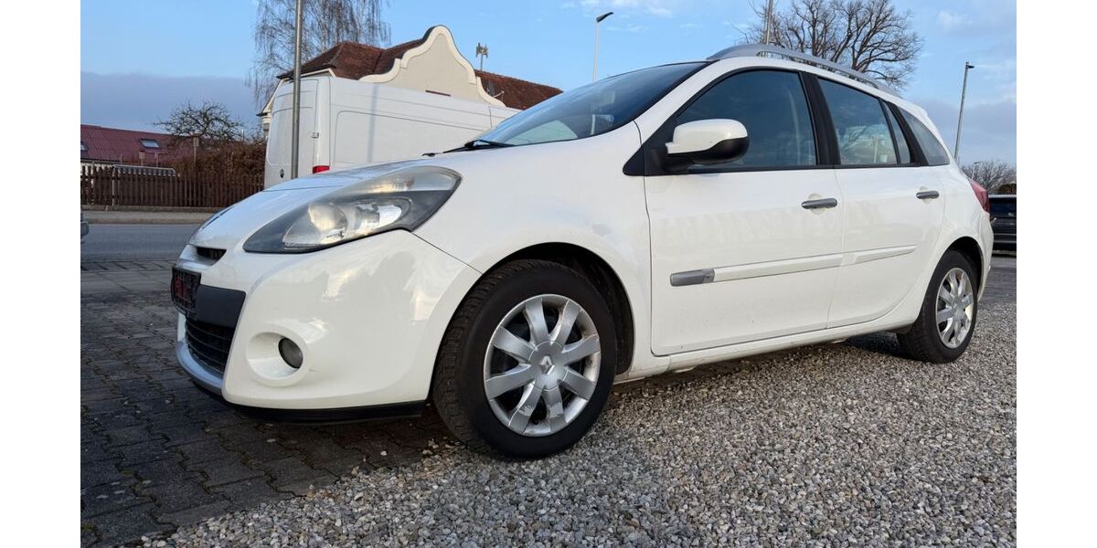 Renault Clio 147.589 km 2.999 &euro; Puchheim 82178