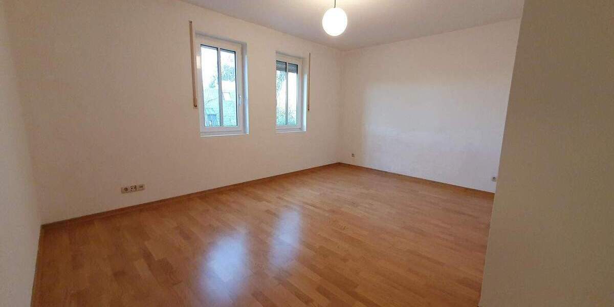 Etagenwohnung Starnberg - 2 Zimmer, 76 m&sup2;, 1.150&euro; | Angebot:25708177