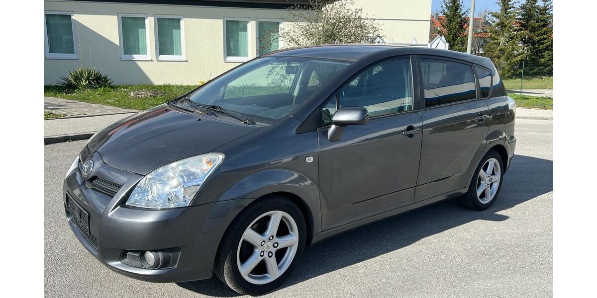 Toyota Corolla Verso 207.000 km 5.590 &euro; München 81479