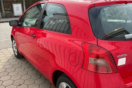 Toyota Yaris 121.000 km 1.500 &euro; München 80995