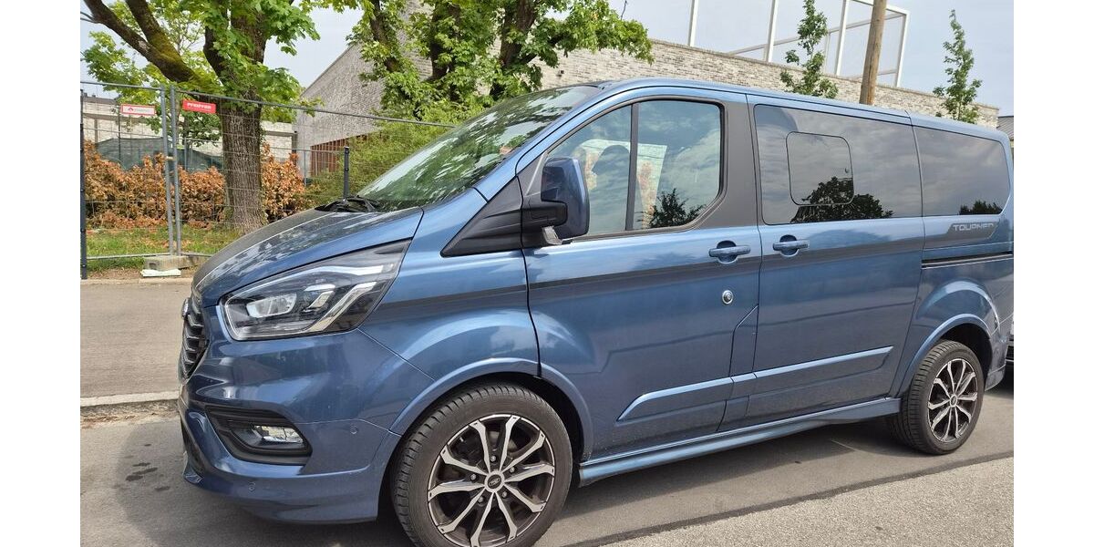 Ford Tourneo Custom 60.000 km 31.500 &euro; München 81477