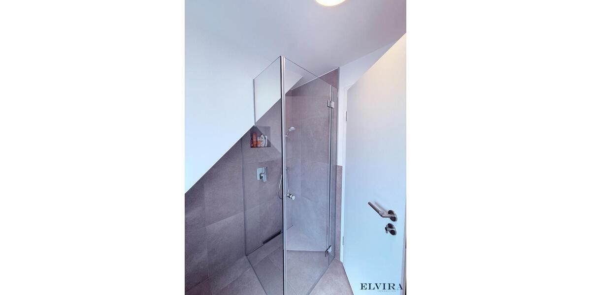 Doppelhaushälfte München Bogenhausen - 5 Zimmer, 144 m&sup2;, 3.970&euro; | Angebot:26247760