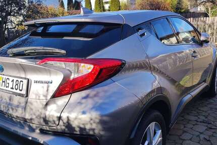 Toyota C-HR 88.500 km 17.900 € Oberhaching 82041