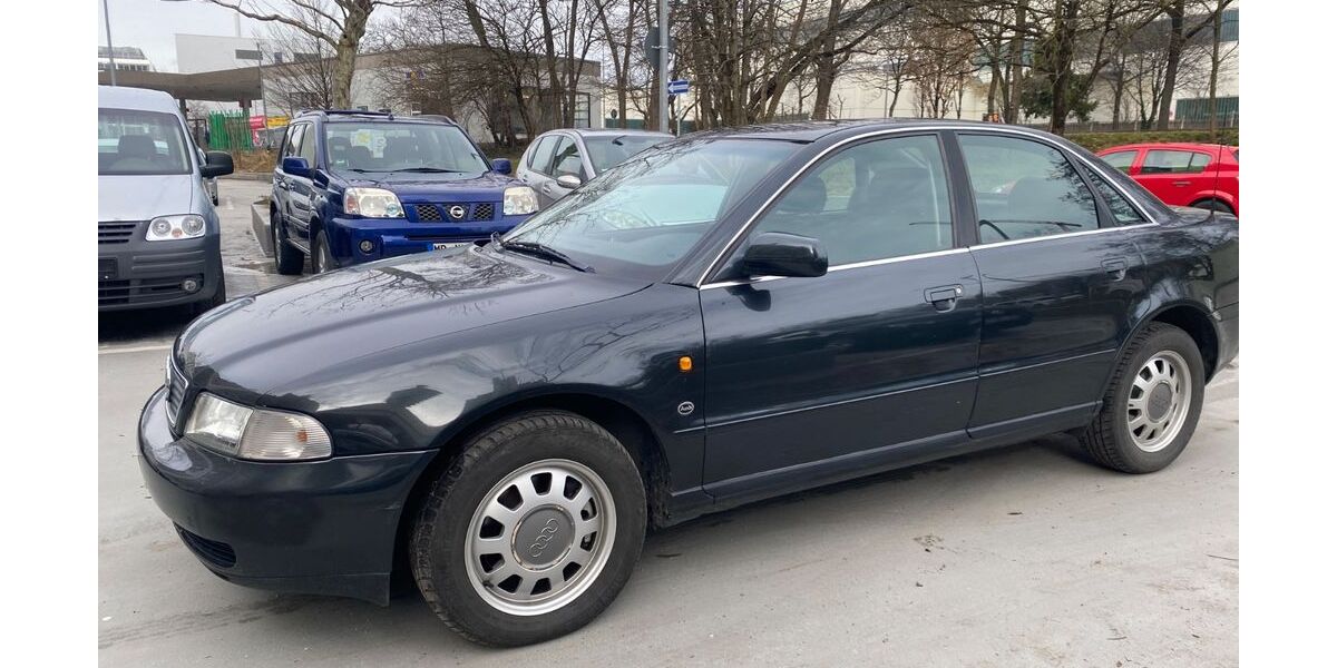 Audi A4 220.000 km 1.300 &euro; München 80809
