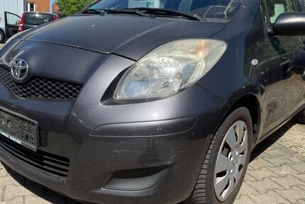 Toyota Yaris 198.900 km 2.499 &euro; München 81243