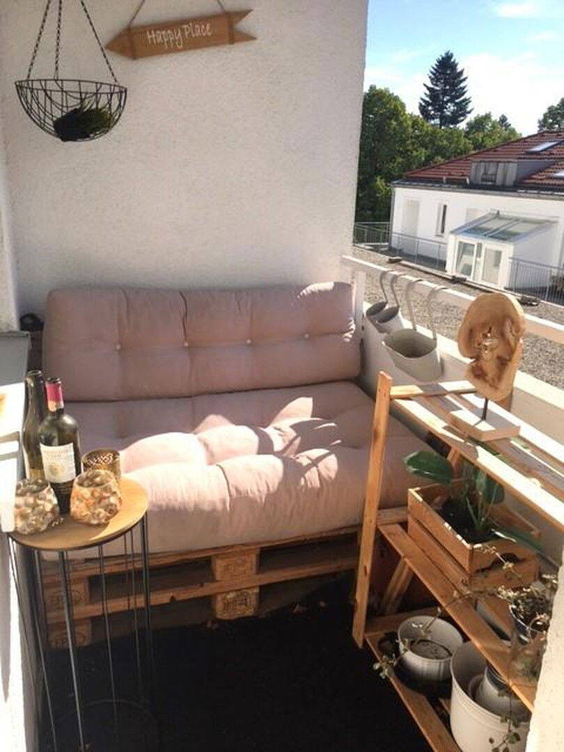 U6 Holzapfelkreuth: Freundliche helle Wohnung mit kleiner SüdWest-Loggia
