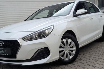 Hyundai i30 97.500 km 9.490 &euro; München 81243