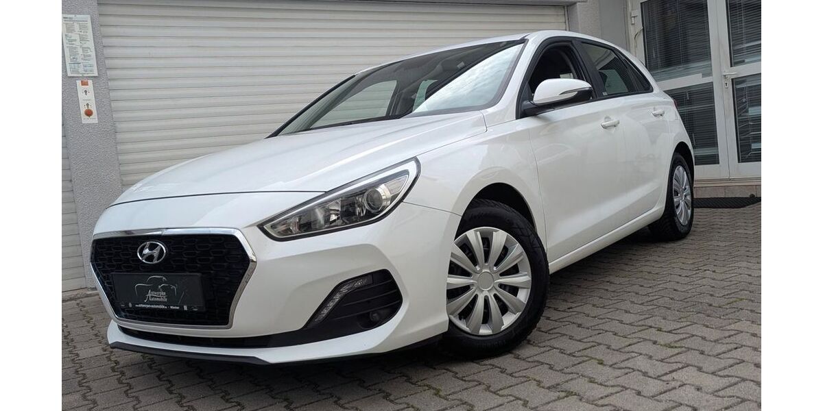 Hyundai i30 97.500 km 9.490 &euro; München 81243