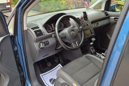 VW Touran 242.000 km 5.000 &euro; Germering 82110
