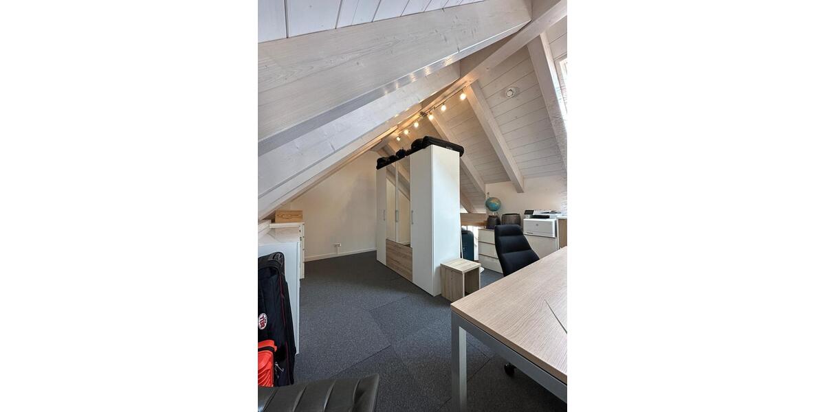 Dachgeschoßwohnung Gauting - 4 Zimmer, 116 m&sup2;, 1.790&euro; | Angebot:25649101