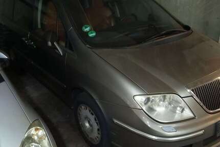 Lancia Phedra 315.500 km 550 € Erding 85435