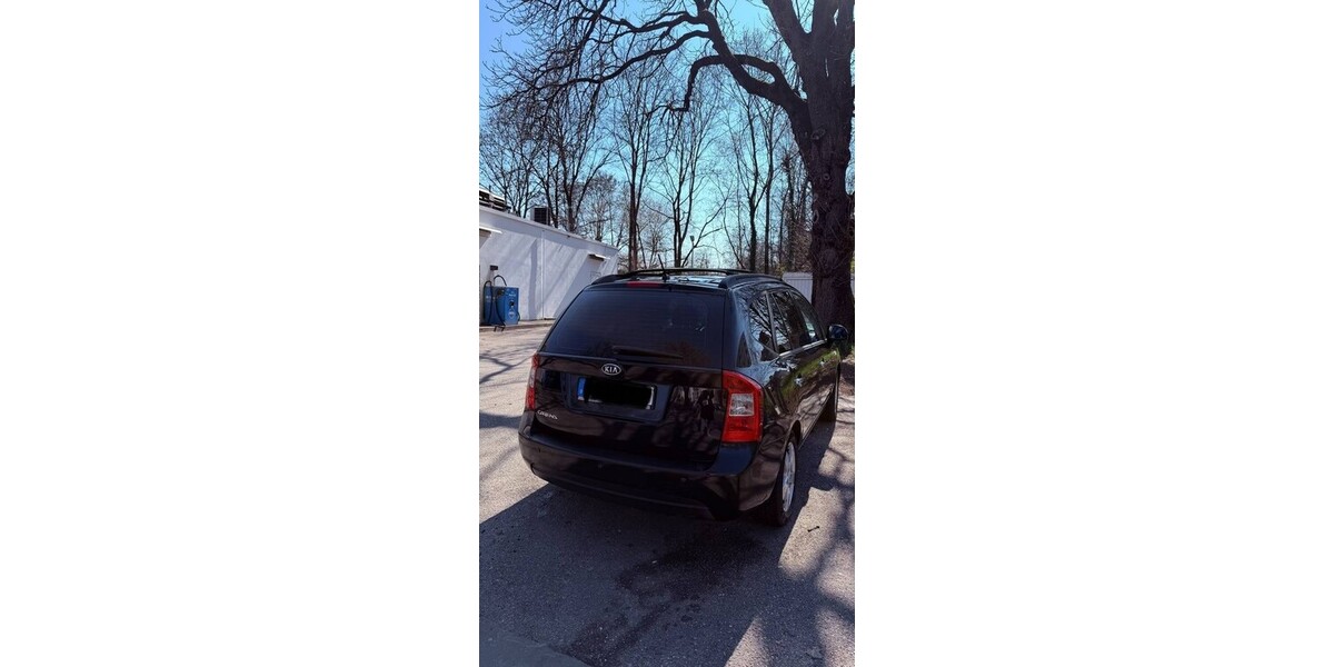 Kia Carens III 215.000 km 3.799 &euro; München 80313