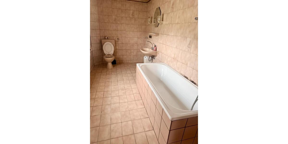 Reihenhaus München Schwabing-Freimann - 6 Zimmer, 145 m&sup2;, 249.000&euro; | Angebot:26283542