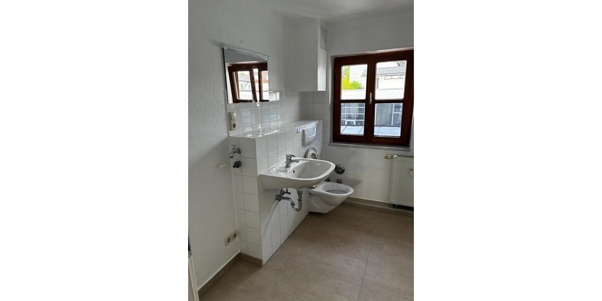 Etagenwohnung Zorneding - 4 Zimmer, 95 m&sup2;, 1.235&euro; | Angebot:26481242