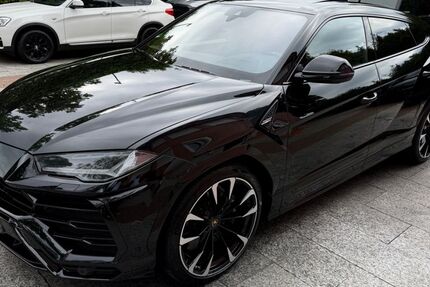 Lamborghini Urus 100.000 km 189.800 &euro; München 81827