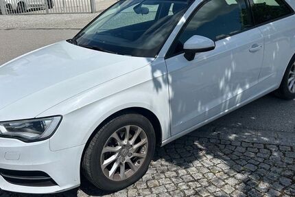 Audi A3 138.000 km 7.900 &euro; München 81929