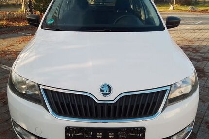 Skoda Rapid 93.980 km 5.990 &euro; Germering 82110