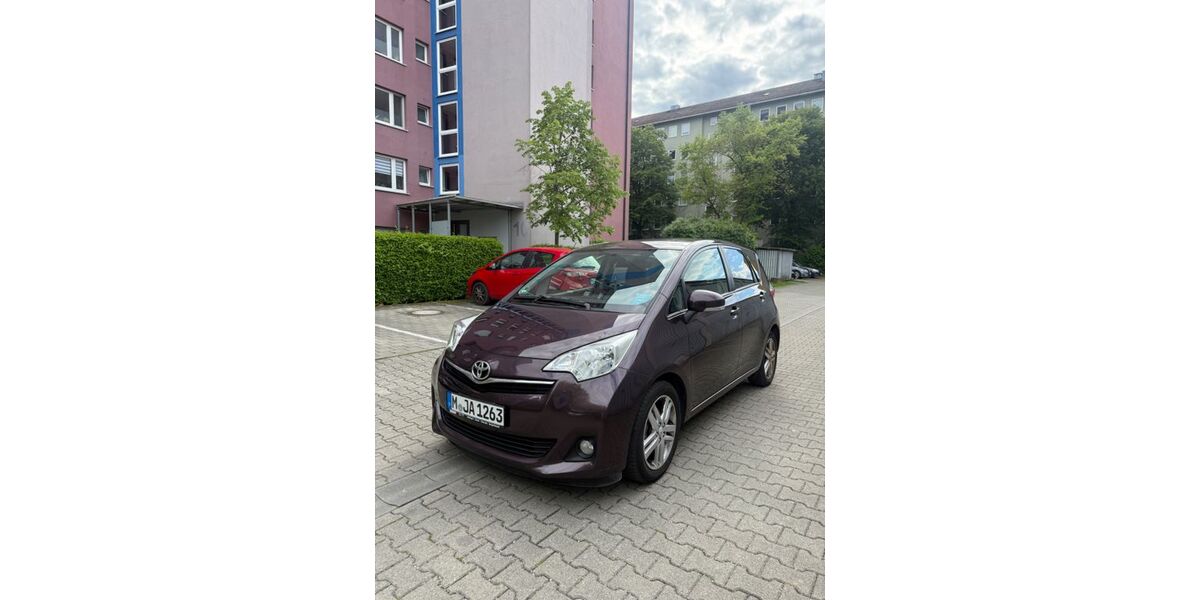 Toyota Verso-S 177.000 km 6.999 &euro; München 80336