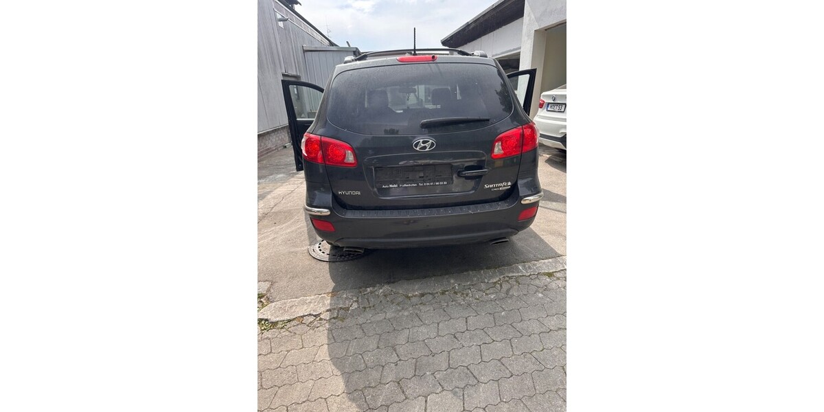Hyundai Santa Fe 389.563 km 1.900 € Putzbrunn 85640