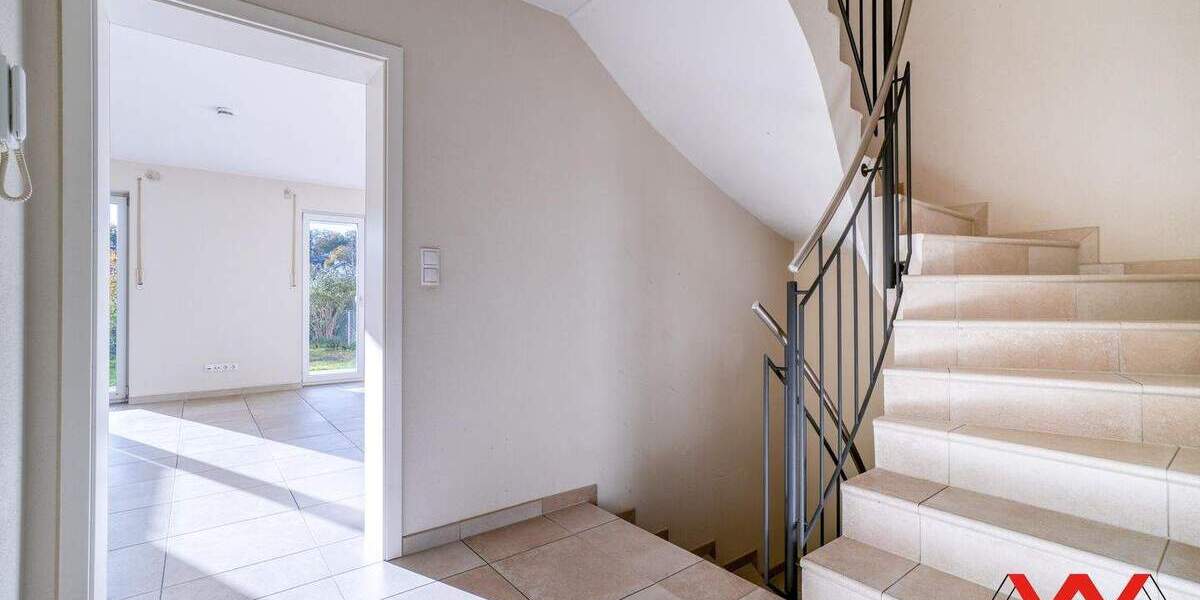 Reihenmittelhaus Kirchseeon - 6 Zimmer, 171 m&sup2;, 2.380&euro; | Angebot:25523927